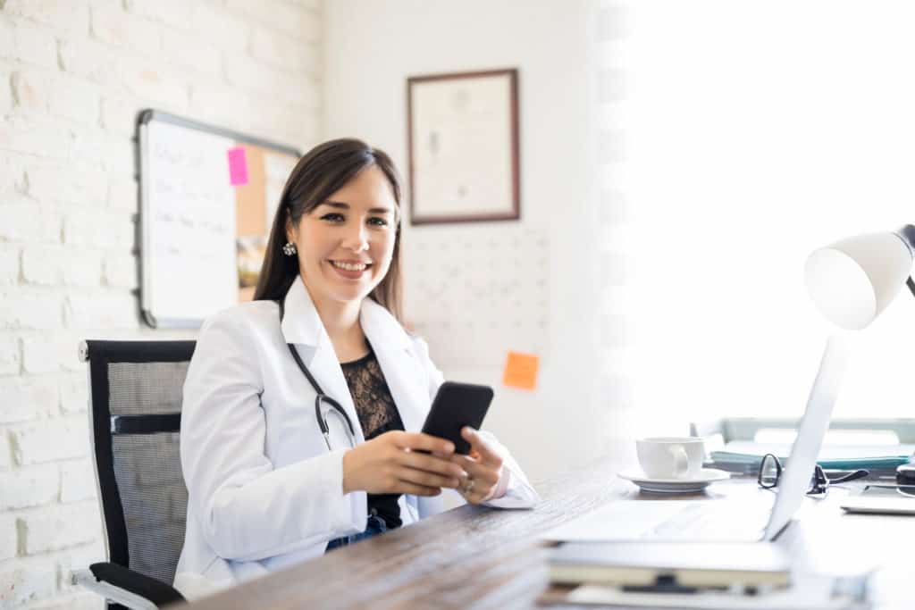 Doctores Colegiados En Línea Brindando Orientación En Salud Desde El 2018